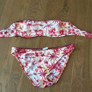 Strapless bikini